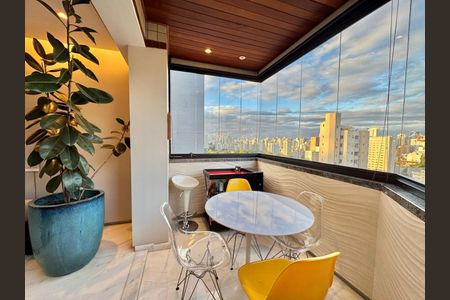 Sala de apartamento à venda com 3 quartos, 110m² em Cidade Jardim, Belo Horizonte