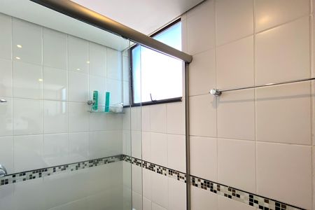 Banheiro da Suíte de apartamento à venda com 3 quartos, 110m² em Cidade Jardim, Belo Horizonte