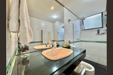 Apartamento à venda com 110m², 3 quartos e 2 vagasBanheiro social