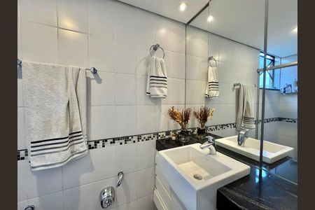 Banheiro suíte de apartamento à venda com 3 quartos, 110m² em Cidade Jardim, Belo Horizonte
