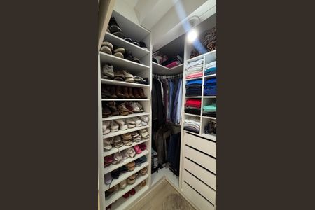 Apartamento à venda com 80m², 3 quartos e 2 vagasCloset da Suíte