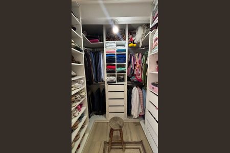 Apartamento à venda com 80m², 3 quartos e 2 vagasCloset da Suíte