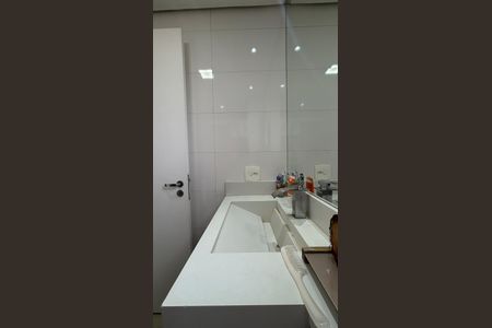 Apartamento à venda com 80m², 3 quartos e 2 vagasBanheiro da Suíte