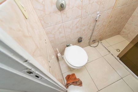 Apartamento para alugar com 80m², 2 quartos e 1 vaga Apartamento para alugar com 80m², 2 quartos e 1 vagaBanheiro