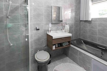 Casa à venda com 192m², 3 quartos e 2 vagas