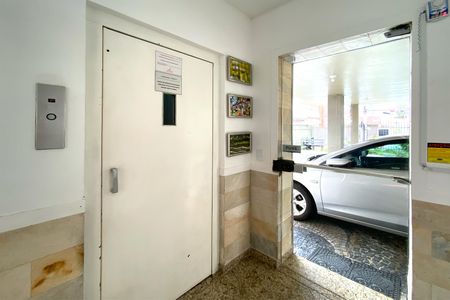 Apartamento para alugar com 76m², 2 quartos e 1 vagaElevador