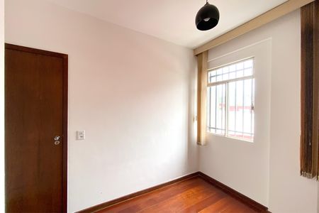 Apartamento para alugar com 76m², 2 quartos e 1 vagaQuarto 1