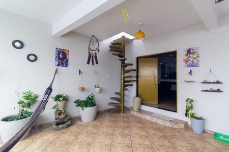 Casa para alugar com 120m², 2 quartos e 1 vagaQuintal