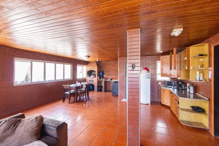 Casa à venda com 350m², 7 quartos e 8 vagas Casa à venda com 350m², 7 quartos e 8 vagasSala