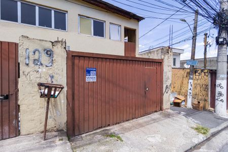 Casa à venda com 350m², 7 quartos e 8 vagas Casa à venda com 350m², 7 quartos e 8 vagasFachada