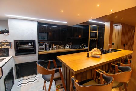 Apartamento à venda com 67m², 2 quartos e 2 vagasSala e Cozinha 