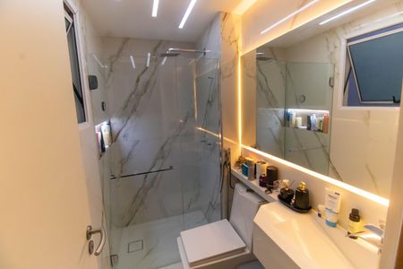 Apartamento à venda com 67m², 2 quartos e 2 vagasBanheiro da Suíte 2