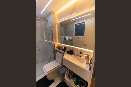 Apartamento à venda com 67m², 2 quartos e 2 vagasBanheiro da Suíte 2