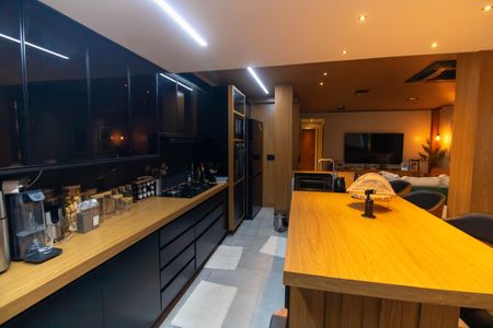 Apartamento à venda com 67m², 2 quartos e 2 vagasSala e Cozinha 