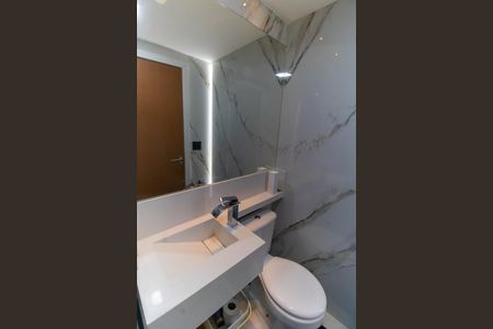 Apartamento à venda com 67m², 2 quartos e 2 vagasBanheiro da Suíte 1