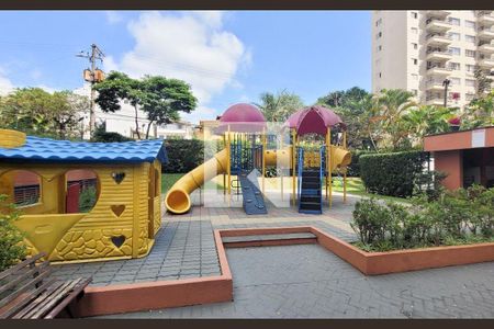 Casa à venda com 79m², 3 quartos e 2 vagasÁrea comum - Playground
