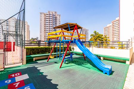 Apartamento para alugar com 70m², 2 quartos e 2 vagasÁrea comum - Playground