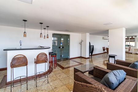 Apartamento para alugar com 70m², 2 quartos e 2 vagasÁrea comum - Salão de festas