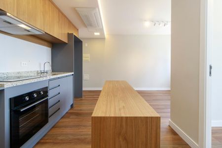Cozinha de apartamento para alugar com 2 quartos, 48m² em Vila Sao Francisco (zona Sul), São Paulo