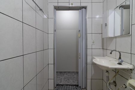 Casa para alugar com 90m², 2 quartos e 1 vaga Casa para alugar com 90m², 2 quartos e 1 vagaBanheiro