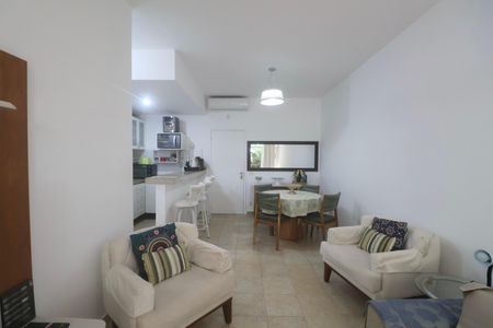 Sala de apartamento para alugar com 2 quartos, 110m² em Jardim Três Marias, Guarujá
