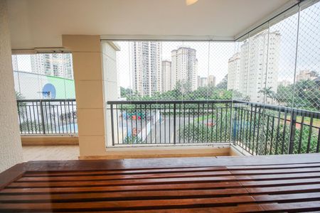 Apartamento à venda com 317m², 4 quartos e 4 vagasVista da Suíte 1