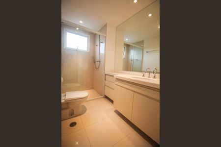 Apartamento à venda com 317m², 4 quartos e 4 vagasBanheiro da Suíte 2