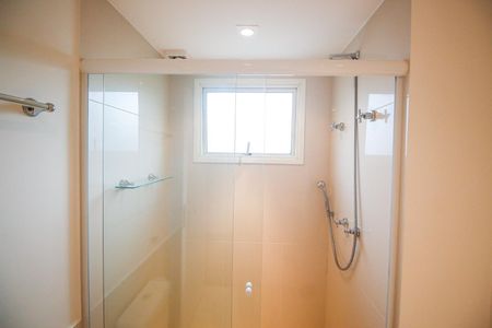 Apartamento à venda com 317m², 4 quartos e 4 vagasBanheiro da Suíte 2