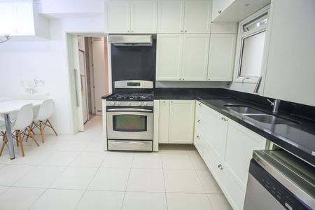 Apartamento à venda com 317m², 4 quartos e 4 vagasCozinha