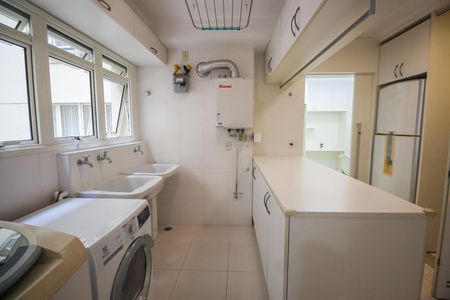 Apartamento à venda com 317m², 4 quartos e 4 vagasÁrea de Serviço