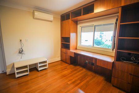Apartamento à venda com 317m², 4 quartos e 4 vagasSuíte 2