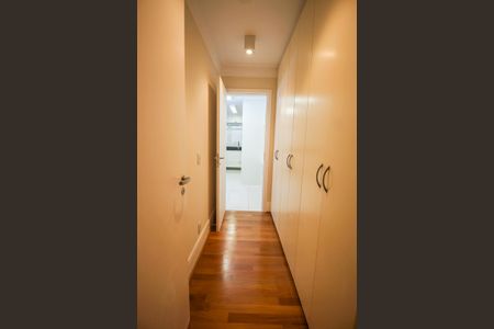 Apartamento à venda com 317m², 4 quartos e 4 vagasDespensa