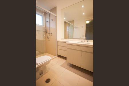 Apartamento à venda com 317m², 4 quartos e 4 vagasBanheiro da Suíte 1