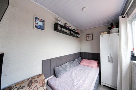 Quarto 2 de casa para alugar com 2 quartos, 50m² em Jardim Ana Rosa, São Paulo