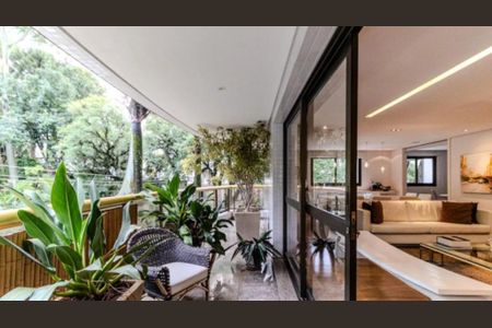 Apartamento à venda com 303m², 3 quartos e 4 vagasFoto 01