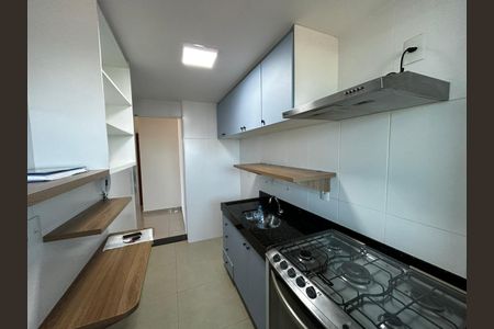 Cozinha de apartamento para alugar com 3 quartos, 139m² em Santa Mônica, Uberlândia
