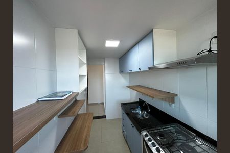 Cozinha de apartamento para alugar com 3 quartos, 139m² em Santa Mônica, Uberlândia