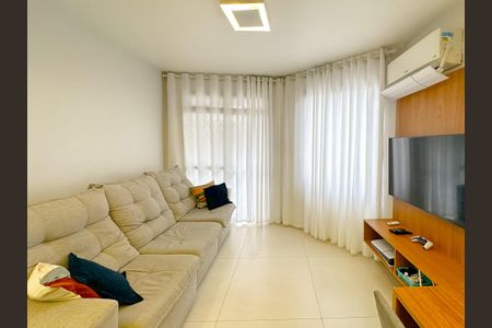 Casa de condomínio para alugar com 112m², 3 quartos e 2 vagasSala de TV
