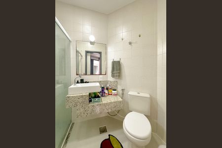 Casa de condomínio para alugar com 112m², 3 quartos e 2 vagasBanheiro da Suíte