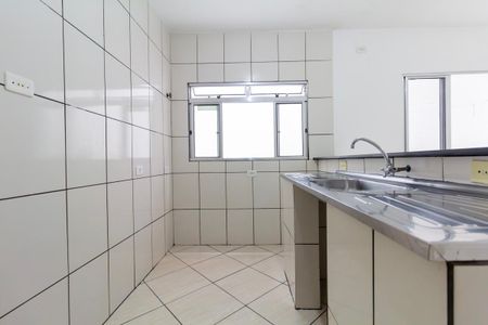 Sala e cozinha de casa para alugar com 2 quartos, 47m² em Jardim Nova Tereza, São Paulo