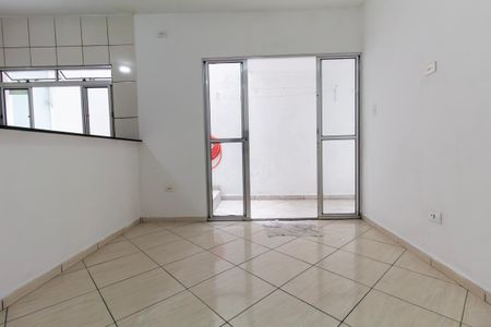 Casa para alugar com 47m², 2 quartos e sem vagaSala e cozinha