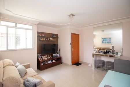 Sala de apartamento à venda com 3 quartos, 70m² em Parque Turistas, Contagem