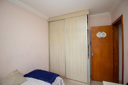 Apartamento à venda com 70m², 3 quartos e 1 vagaQuarto 2