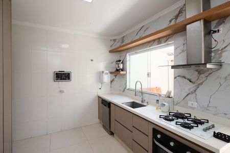 Casa à venda com 119m², 3 quartos e 2 vagasCozinha - Armários