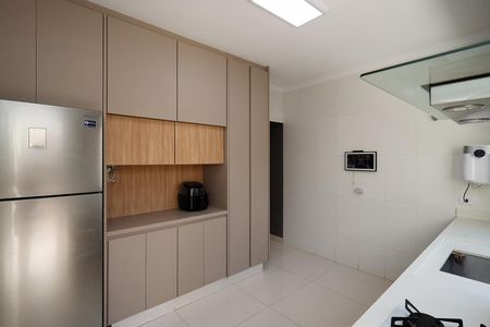 Casa à venda com 119m², 3 quartos e 2 vagasCozinha - Armários