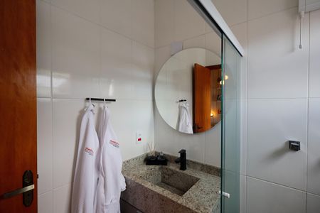 Casa à venda com 119m², 3 quartos e 2 vagasBanheiro da Suíte