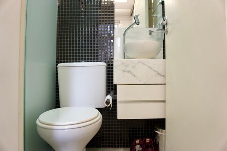 Apartamento à venda com 318m², 3 quartos e 3 vagas Apartamento à venda com 318m², 3 quartos e 3 vagasBanheiro de serviço