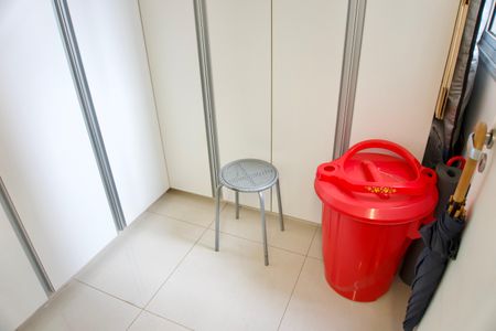 Apartamento à venda com 318m², 3 quartos e 3 vagas Apartamento à venda com 318m², 3 quartos e 3 vagasQuarto de Serviço