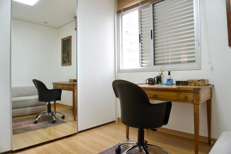 Apartamento à venda com 318m², 3 quartos e 3 vagas Apartamento à venda com 318m², 3 quartos e 3 vagasQuarto 1