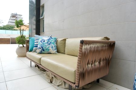 Apartamento à venda com 318m², 3 quartos e 3 vagas Apartamento à venda com 318m², 3 quartos e 3 vagasÁrea Privada - Sofá